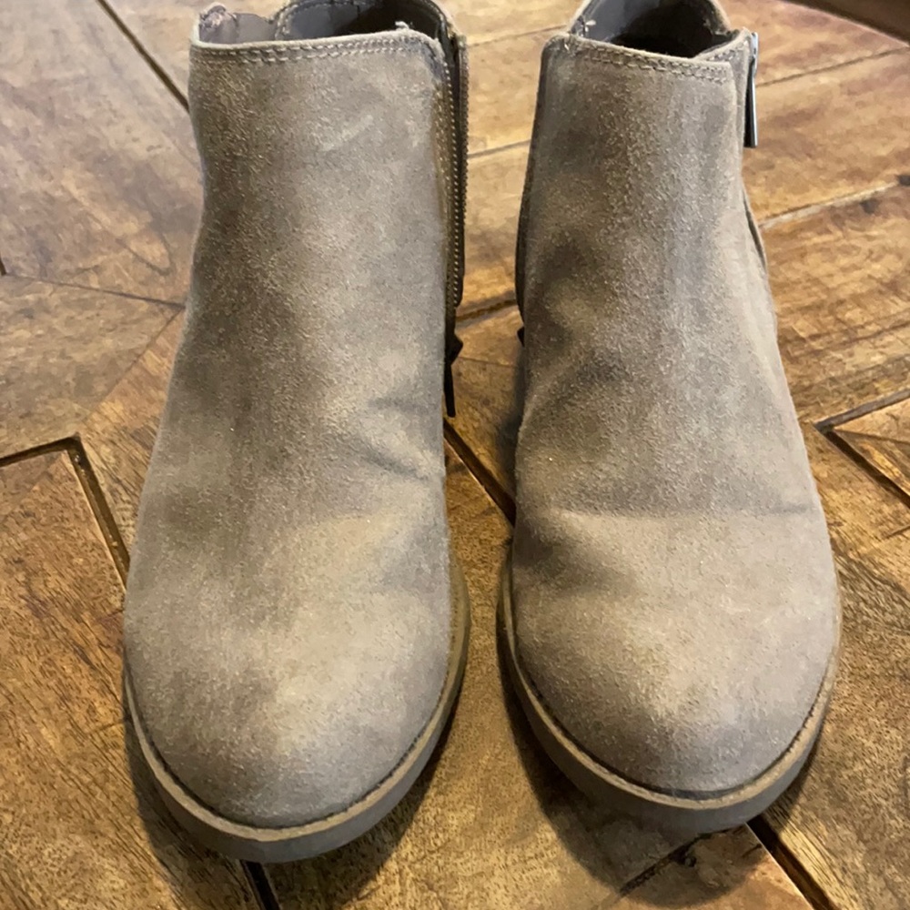 LNWOT SZ 6.5 Carlos Santana Nude Booties